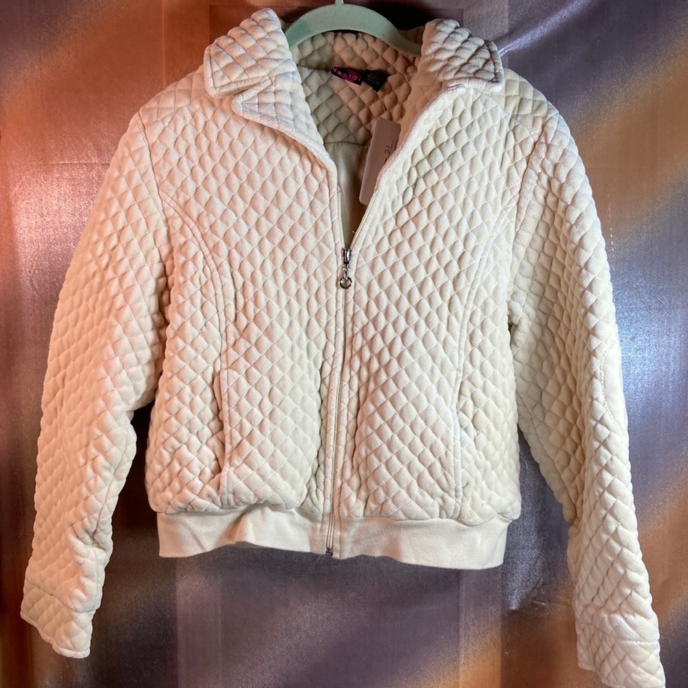 𝅺00’S crop velour zip up puffy jacket. Size XL. Fits like‎ a small. 36” 210